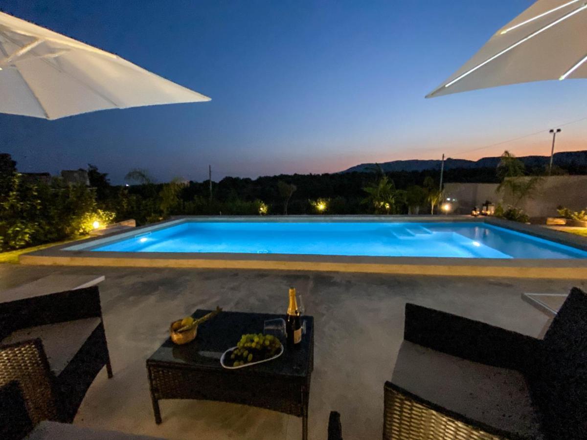 Villa Lucia With Salt Pool Фонтане-Б'янке Екстер'єр фото